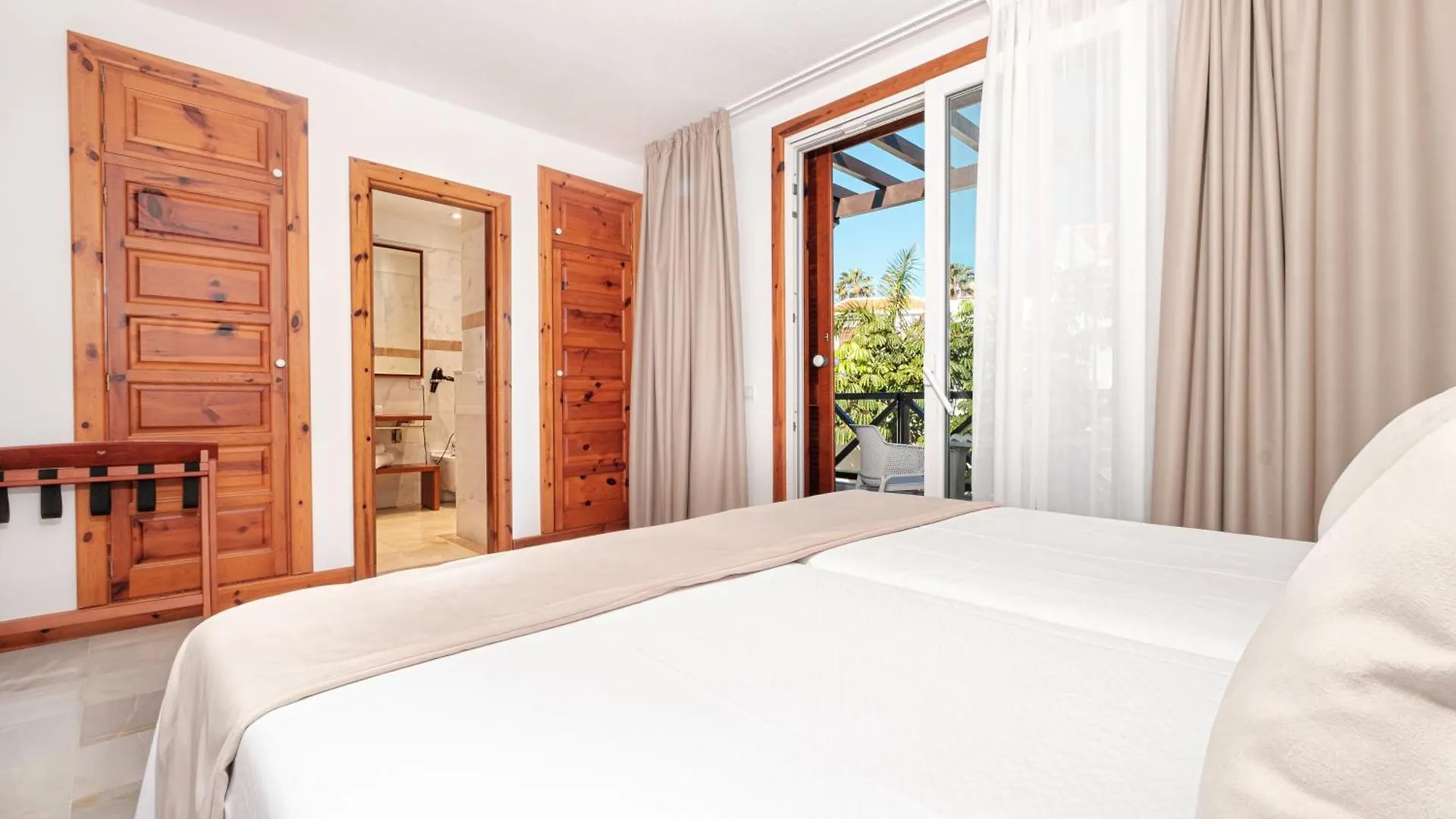 Parque Santiago III Official Aparthotel Playa de las Americas