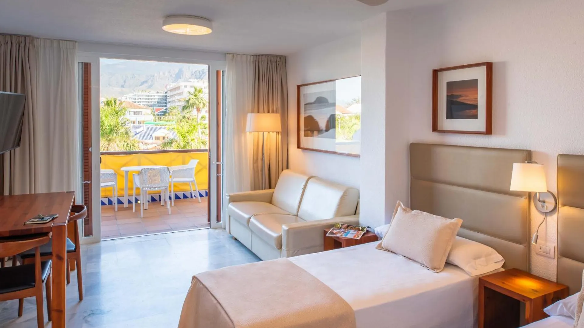 Aparthotel Parque Santiago III Official Playa de las Américas 3*,