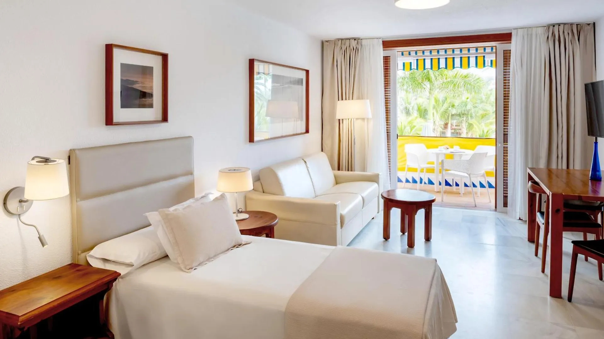 Parque Santiago III Official Aparthotel Playa de las Américas