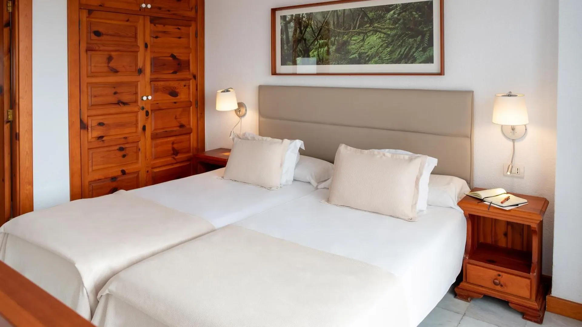 Parque Santiago III Official Aparthotel Playa de las Américas 3*,